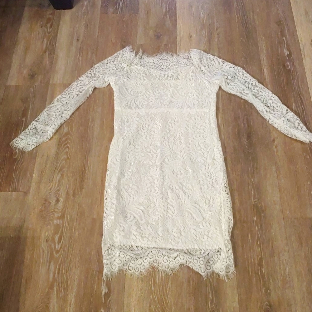 White lace off the shoulder dress